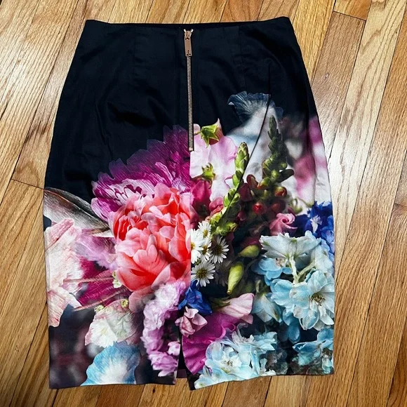 Ted Baker Karyce Floral Print Pencil Skirt - Picture 8 of 13